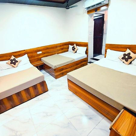 Hotel Om Palace Near Mahakal Mandir 우자인 외부 사진
